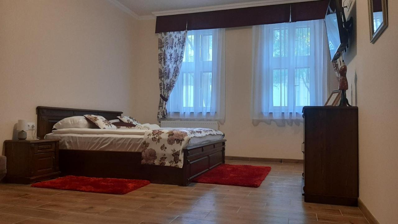 Toscana Apartman Gyula Exterior foto