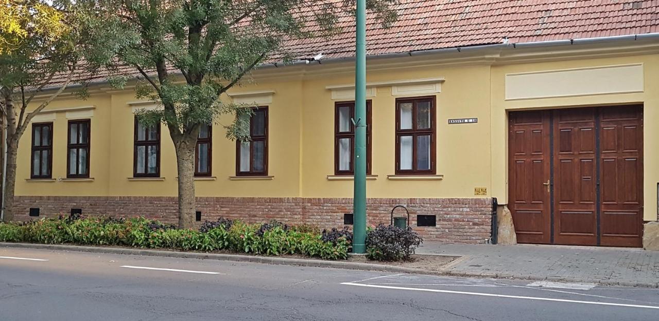 Toscana Apartman Gyula Exterior foto