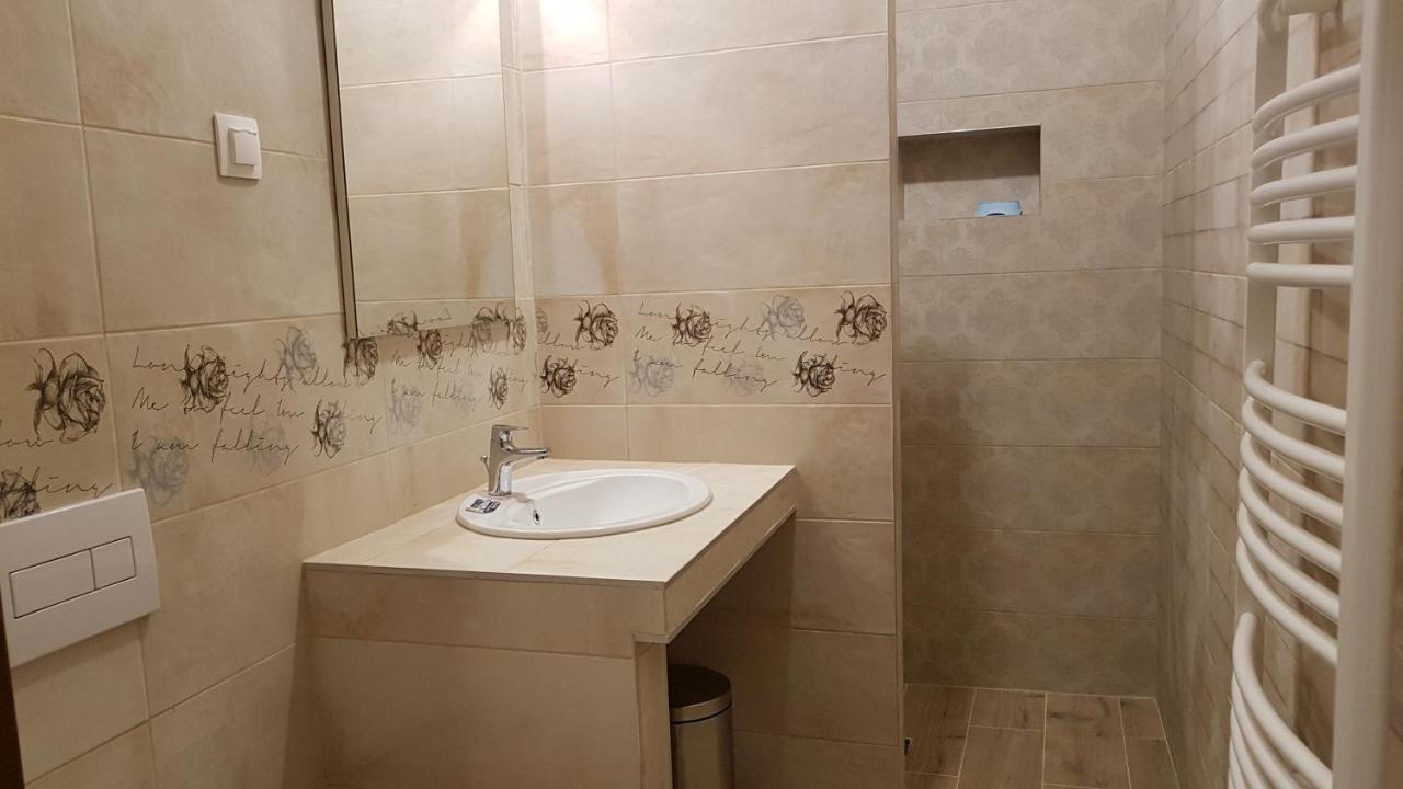 Toscana Apartman Gyula Exterior foto