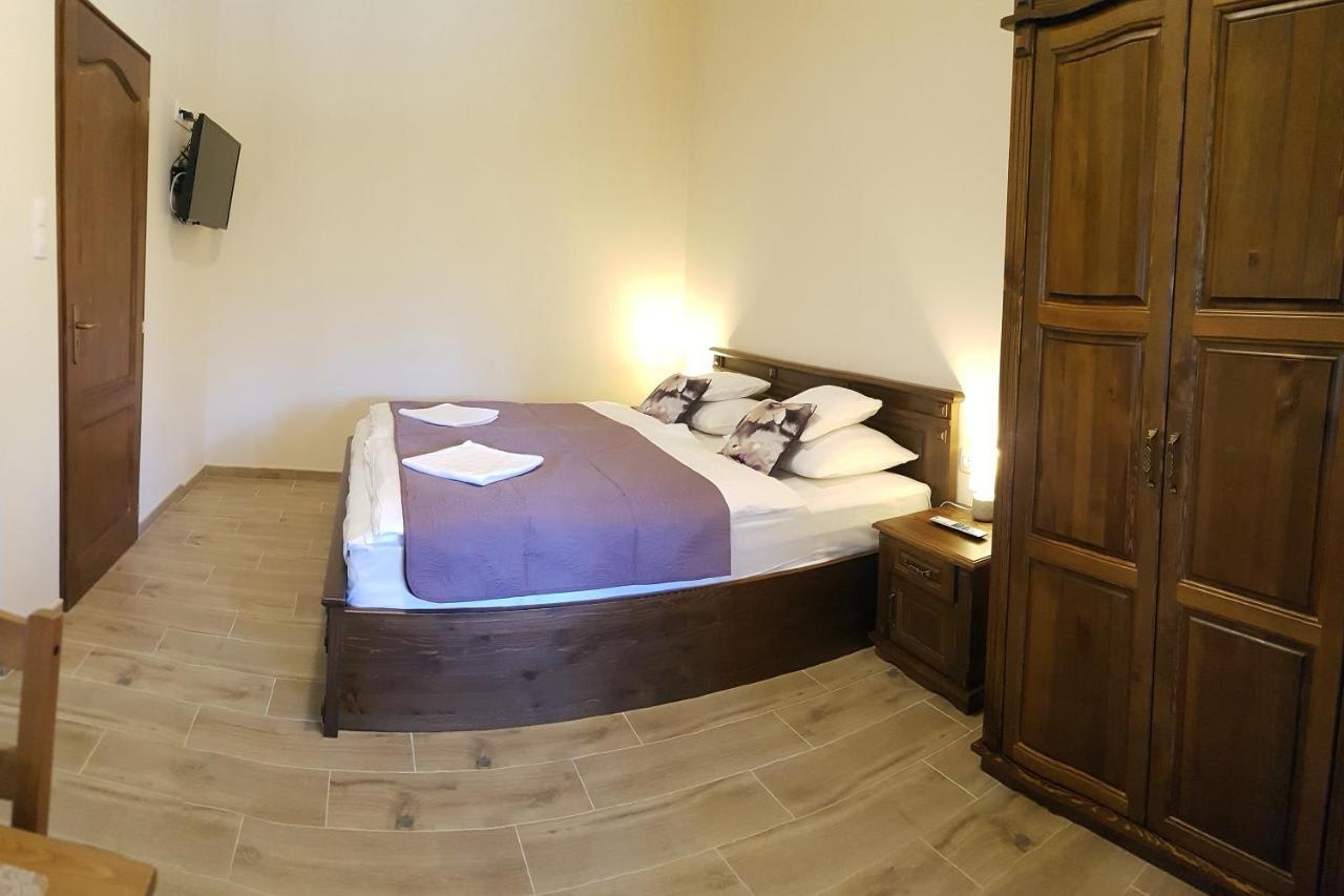 Toscana Apartman Gyula Exterior foto