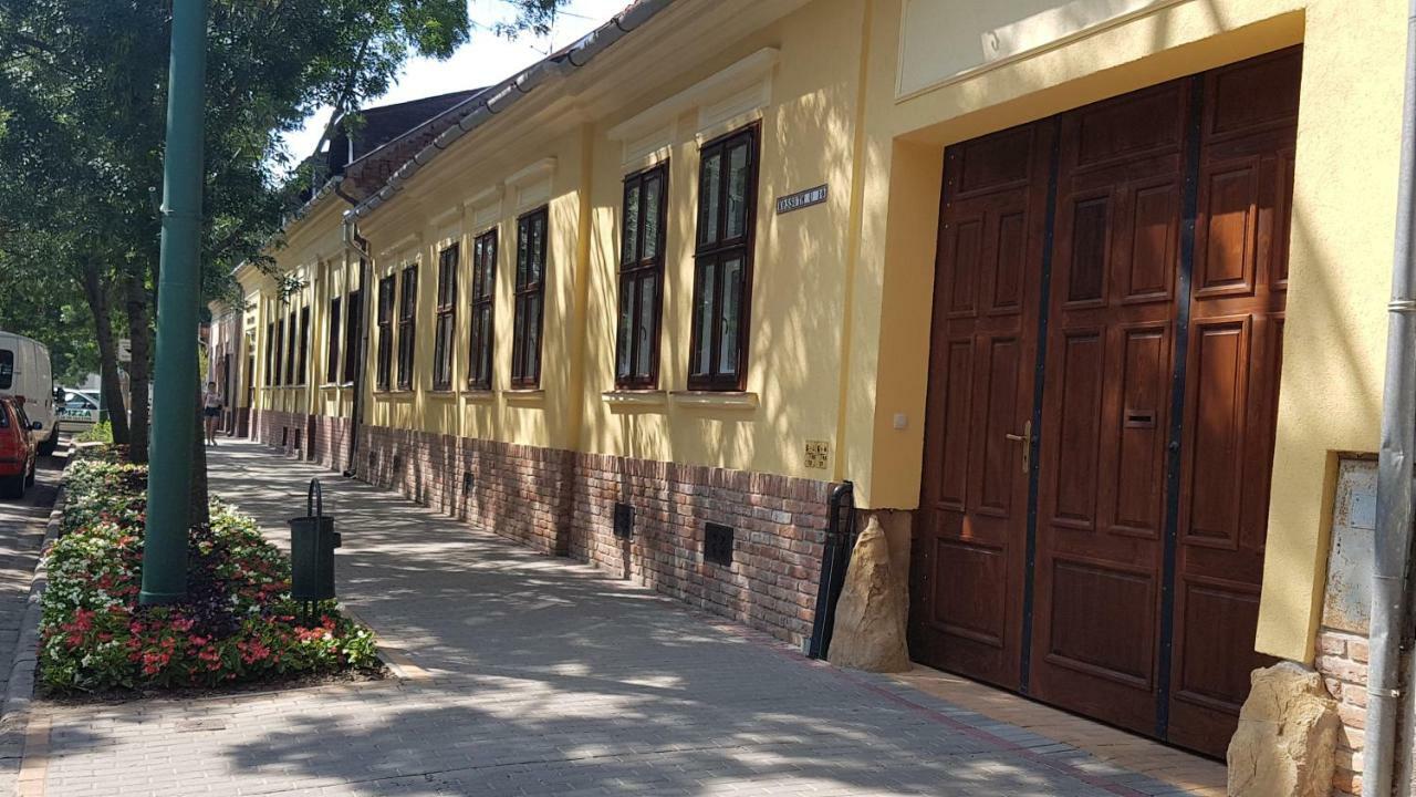 Toscana Apartman Gyula Exterior foto